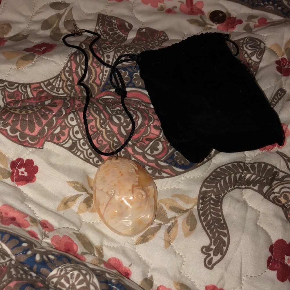 Necklace Cameo